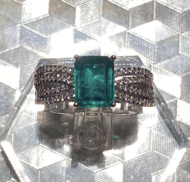 Emerald Ring S925 Sz 7 Or 8