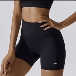 Alo 5” Airlift Energy Short Black | Size M