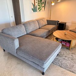 Living Spaces Modern Sectional Sofa with Left Chaise