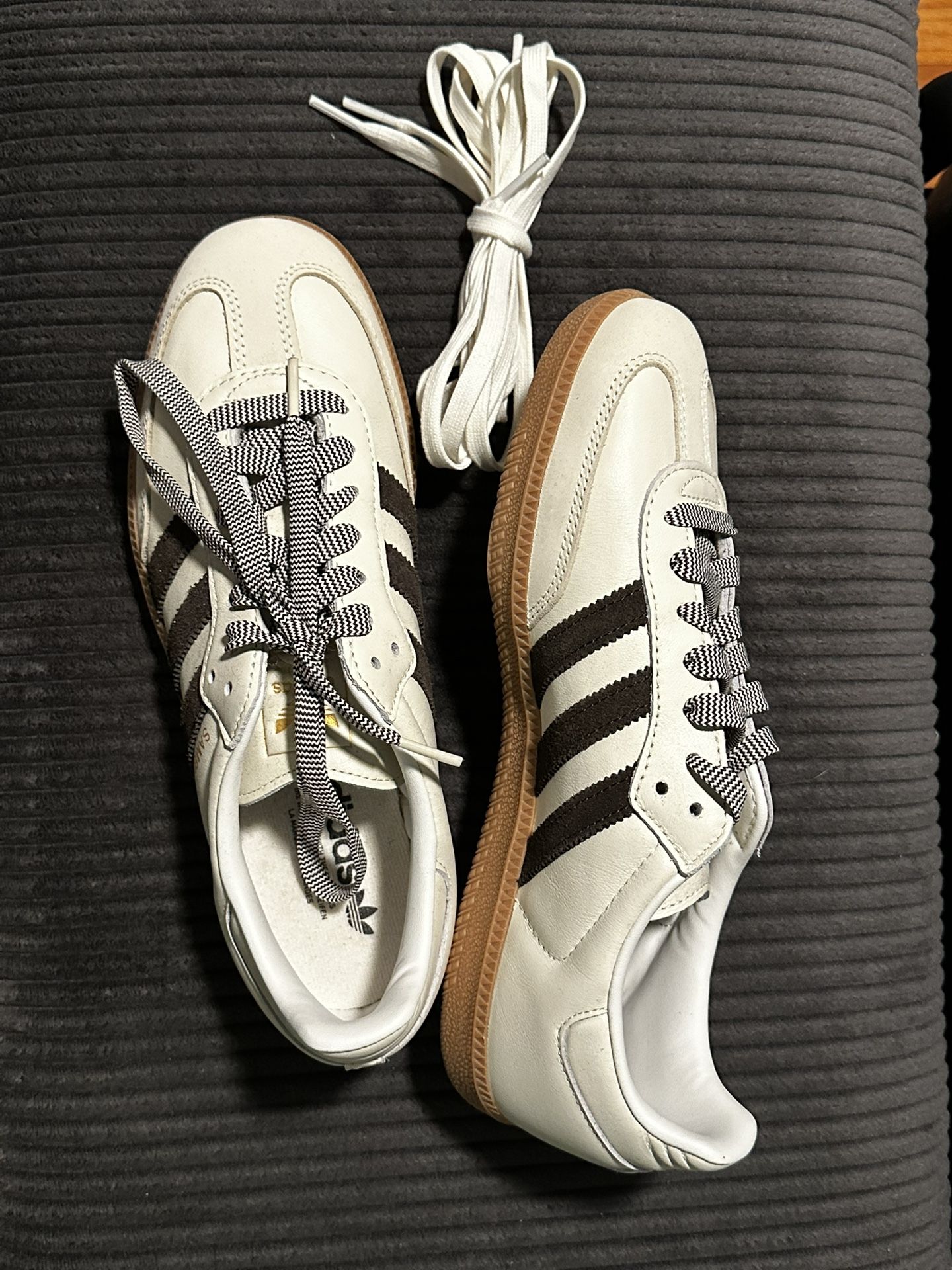 Women’s 9 Sambas