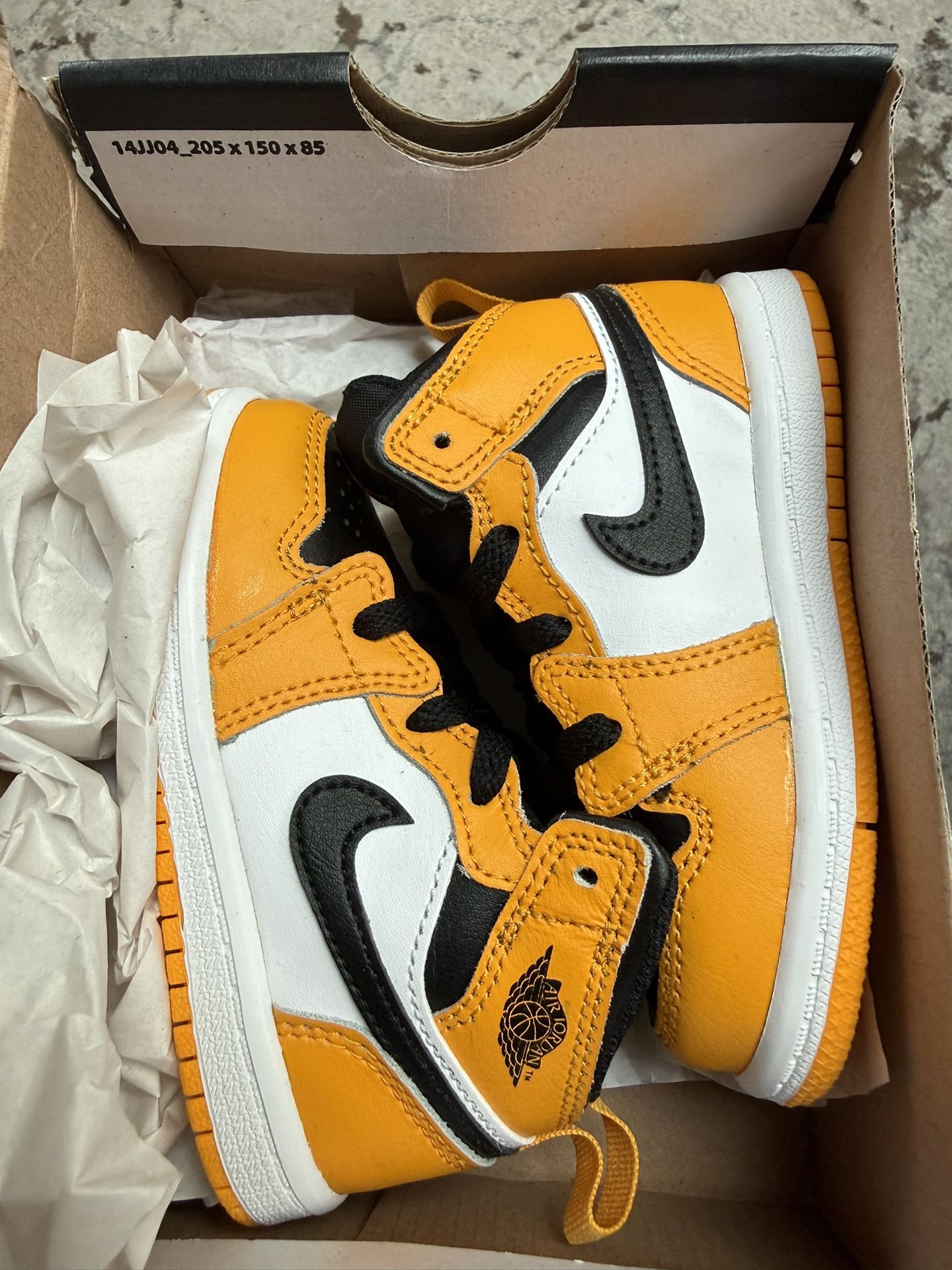 Jordan 1 Mid Size 7c New