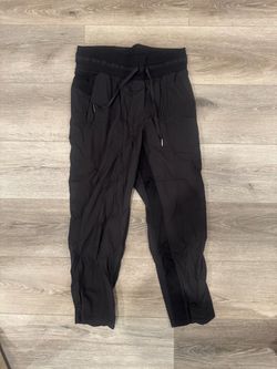 Lululemon black lightweight jogger/athletic pants 🖤