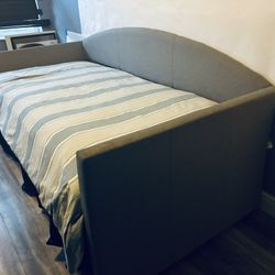 Twin Linen Daybed
