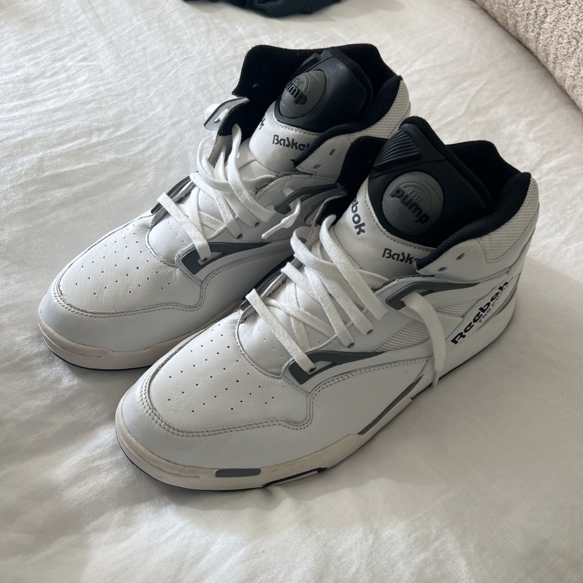 Reebok Pumps size 9.5