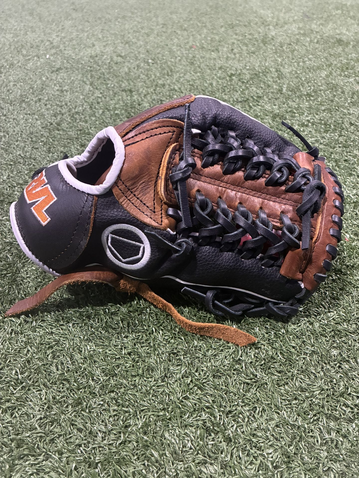Baseball Glove, 11.5-inch, BRAND NEW!