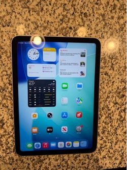 2025 Apple iPad 11-inch A16 11th Gen, silver 128GB WiFi + Cellular   Like new 100% battery health