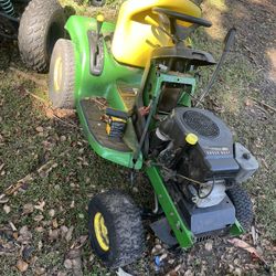John Deere Lawn Tractor 