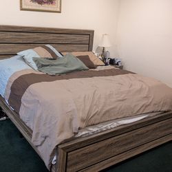 Bedroom furniture set (Cal King bed)