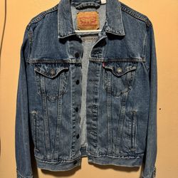 Trucker Jacket//Chamarra De Mezclilla 