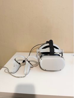 Meta Quest 2 VR Headset w/ Elite Strap & Portable Charger