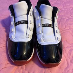 Size 11.5 - Jordan 11 Retro Low Concord-Bred (*Read Description*)