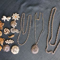 16 Pieces Of Costume Jewelry 