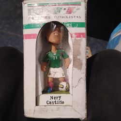 Nery Castillo bobblehead