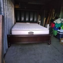 QUEEN SIZE BED FRAME WITH MATTRESS 