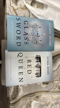 Victoria Aveyard Books
