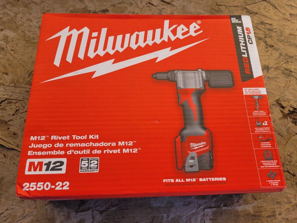 Milwaukee 12m Rivet Tool