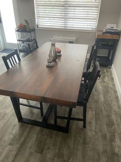 Table With 4 Chairs
