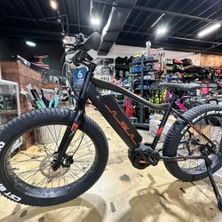 ELECTRIC BIKE , Mountain Bike Fat Tires 25 Miles Rage 