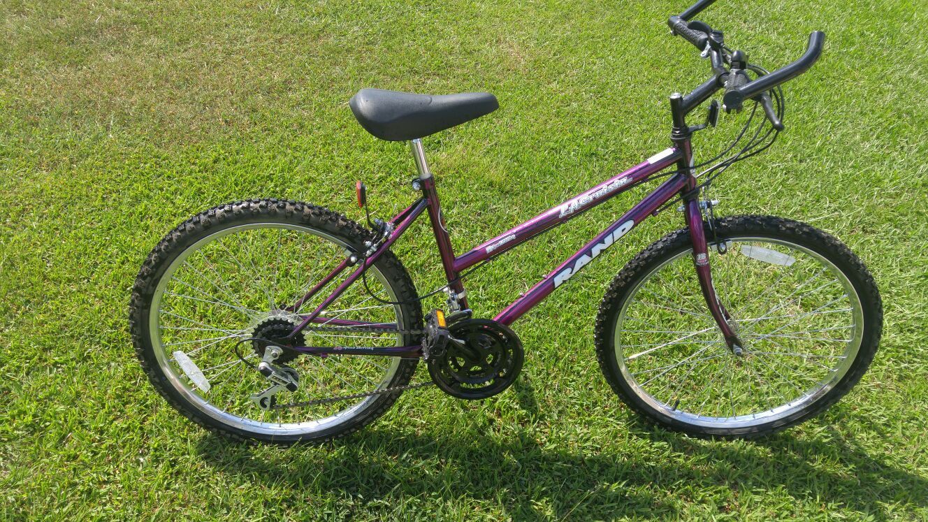 24" tires. LA cruisin Rand mountain bike