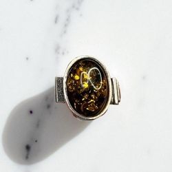 Green Amber & Sterling Silver Ring Size 8 With Oval Gemstone Design