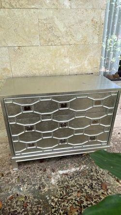 Free dresser