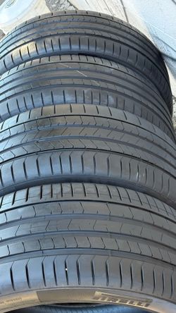 Set of 4 tire 275/40/20 & 245/45/20 Pirelli P Zero