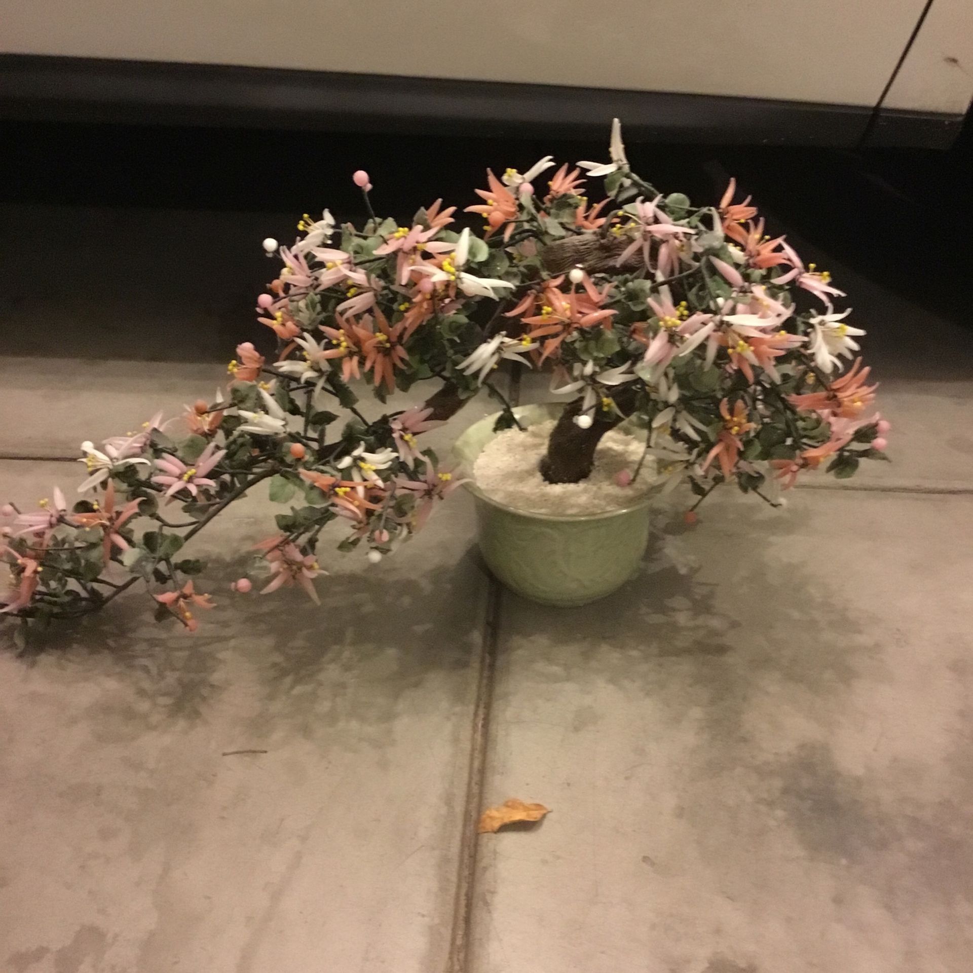 Plastic Flower , Very Beautiful Putting On The Table .