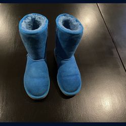 Size 6 Blue UGG Boots