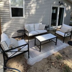 Modern 5-Piece Outdoor Patio Set - Excellent Condition