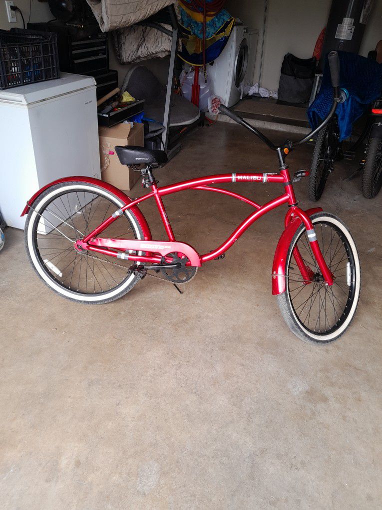 Cruiser Bike  Ready To Go  70 Dllrs  Obo Pick Up Only 