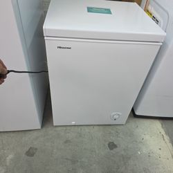 Hisense 5 Cu. Ft Chest Freezer- White