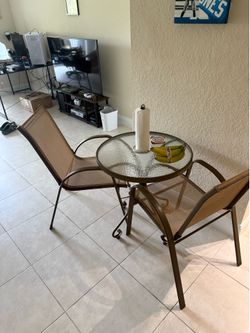 Outdoor table and 4 chair set