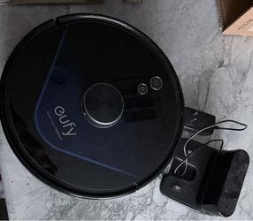Eufy LR20 Robot Vacuum – Needs Repair / Parts