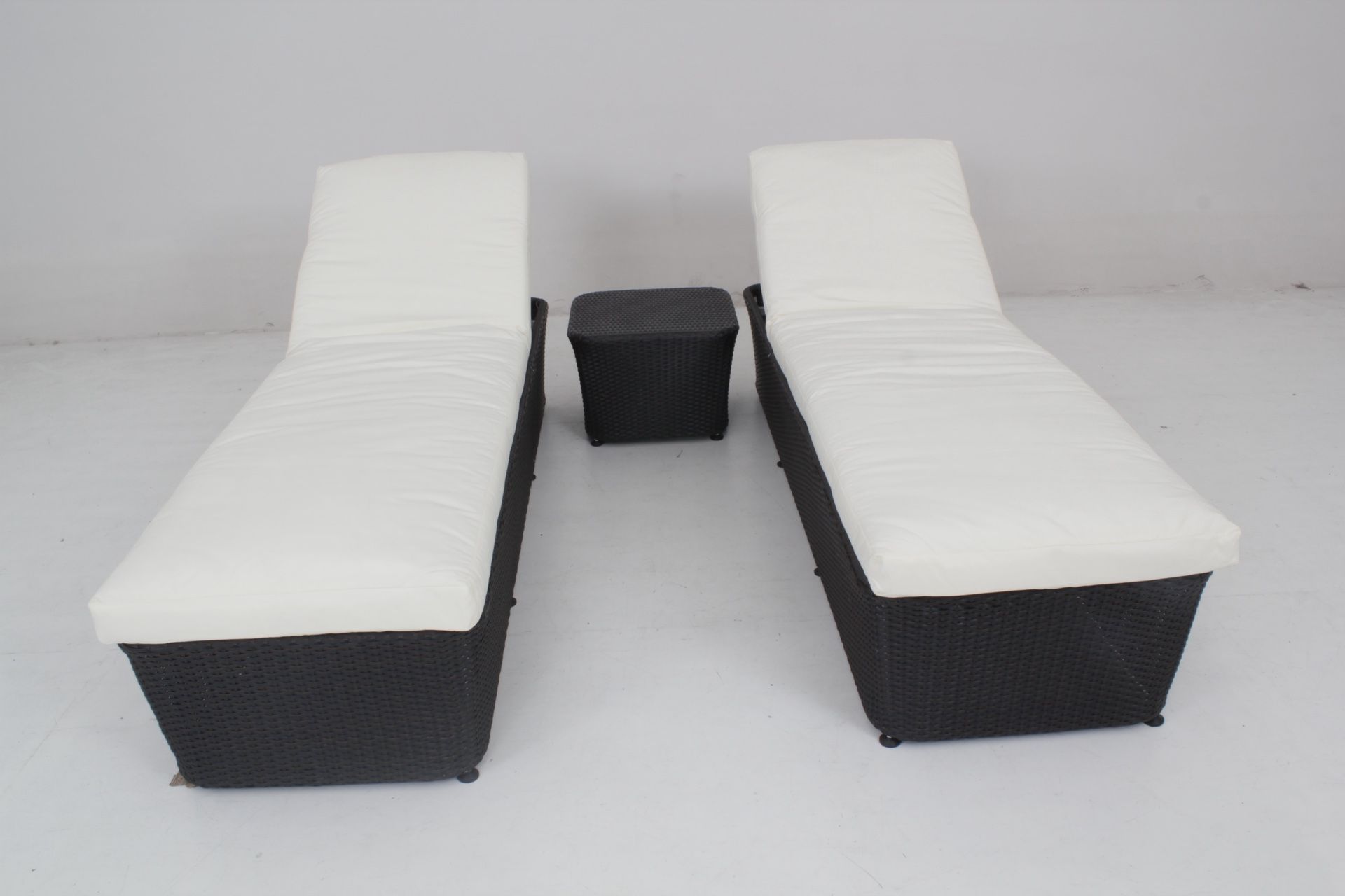 Outdoor Furniture Poolside Chaise Lounges