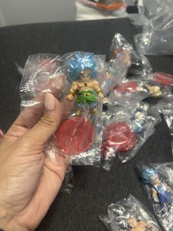 Dragon Ball Z Cupcake Toppers / Favors (21)