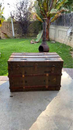 Vintage shipping chest