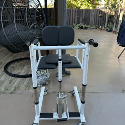 Hydraulic chair lift 