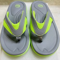 Boys Neon & Gray Cool Beach Sandals/Slides: In great condition!