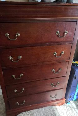 Cherry Wood 5-Drawer Tall Dresser