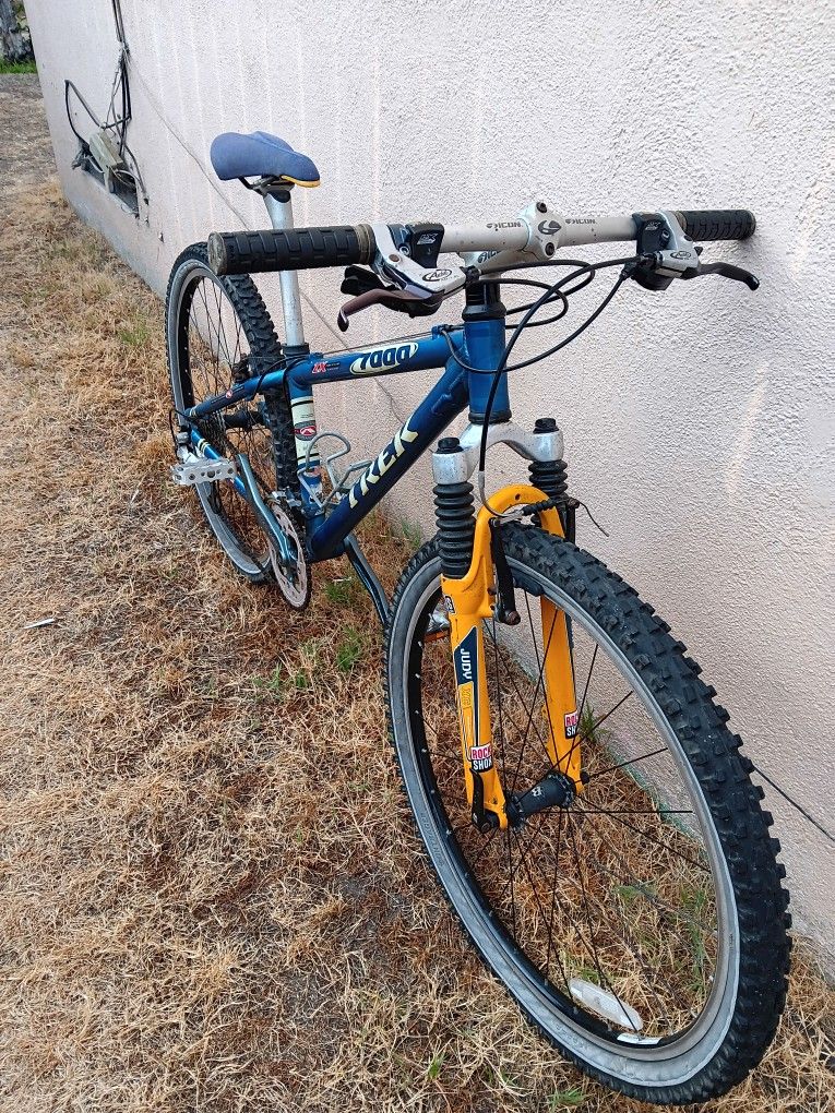 Trek Mountain Bike 