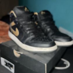 Jordan 1 Mids