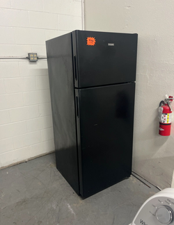 Hotpoint Top Freezer Fridge – Black, solid and simple