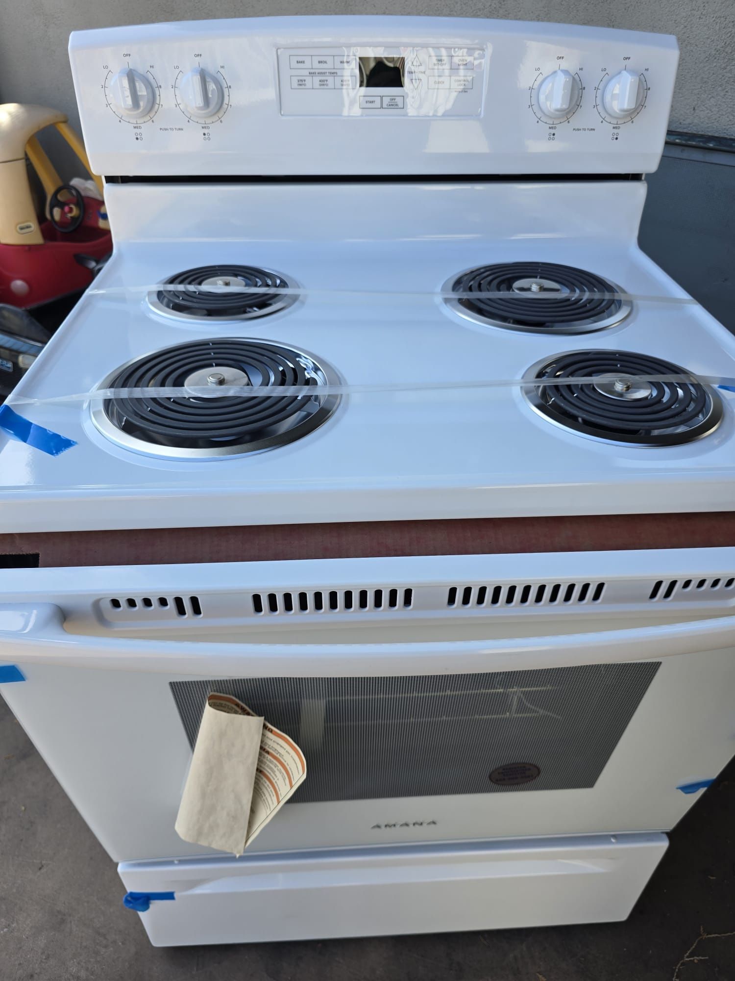 Electric Stove With Extractor Hood