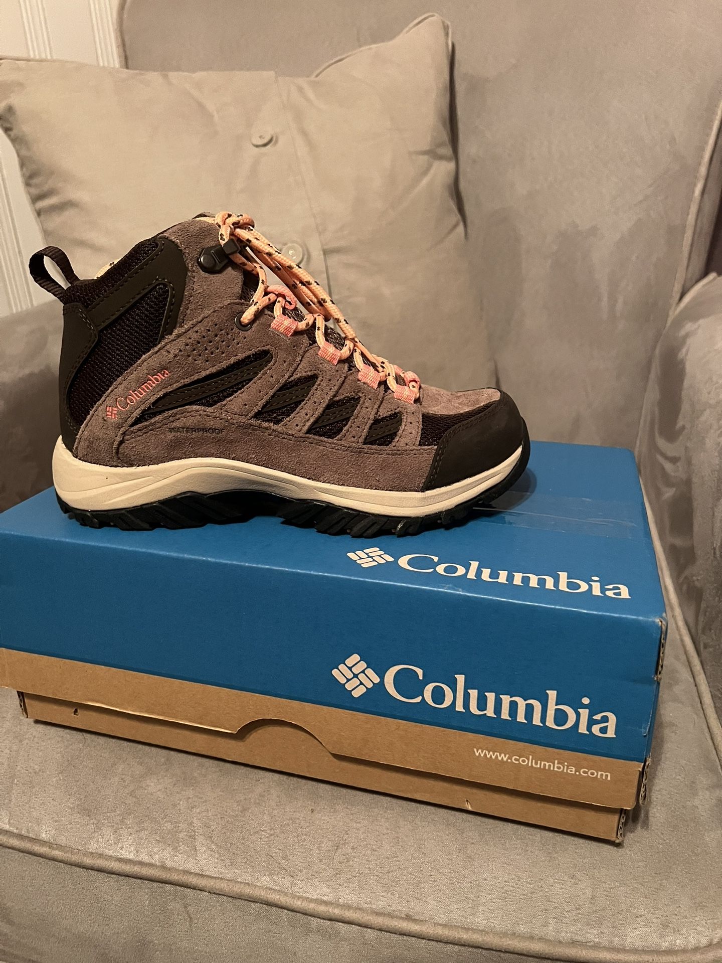 Columbia Women’s Boots 5