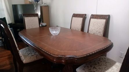 Dinning table