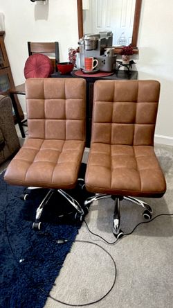 Pair of rolling chairs