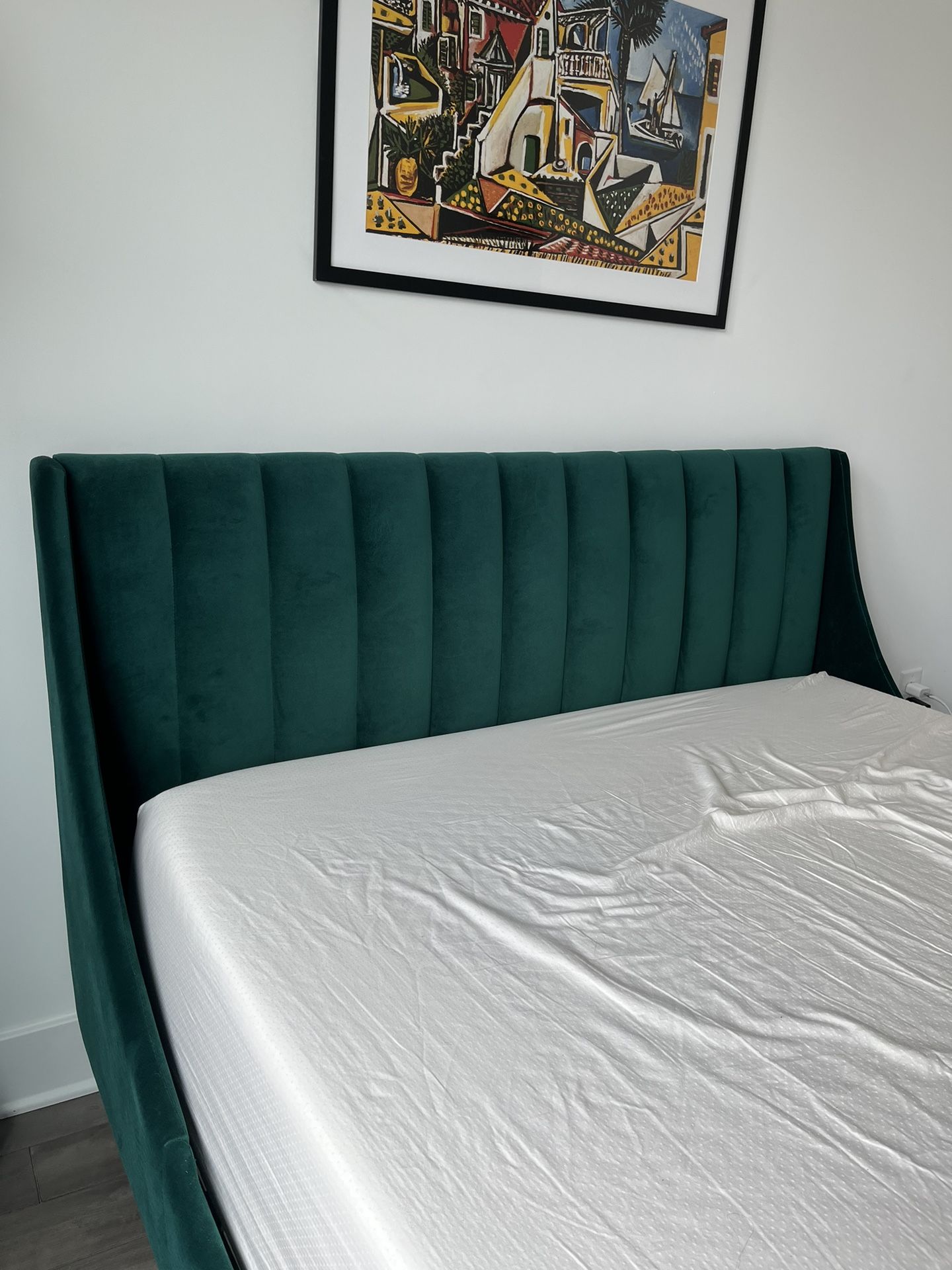 Velvet Queen Bed with Memory Foam Mattress