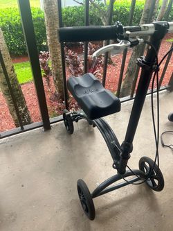 Drive medical knee walker