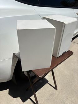 Pair of White Bookshelf Speakers