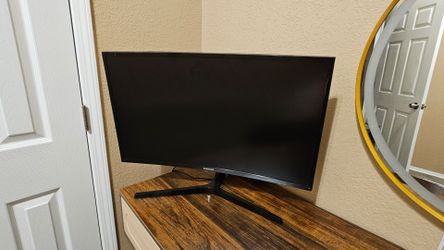 Samsung Curved Monitor